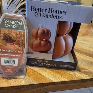 Fragrance wax warmer and wax melt bundle